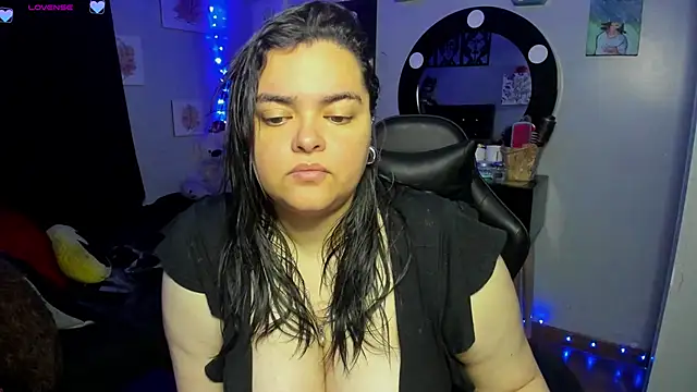 Snapshot of Luise_Meyrink chatting on 02-26-25, 03:21 Luise Meyrink online show from 02-26-25, 03:21