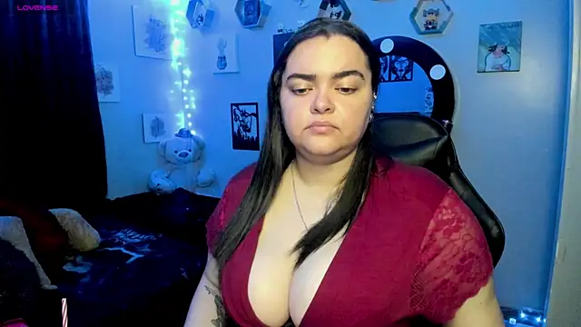 Snapshot of Luise_Meyrink chatting on 02-27-25, 04:09 Luise Meyrink online show from 02-27-25, 04:09