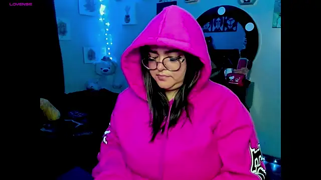 Snapshot of Luise_Meyrink chatting on 02-28-25, 03:59 Luise Meyrink online show from 02-28-25, 03:59