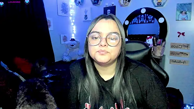 Snapshot of Luise_Meyrink chatting on 03-05-25, 03:18 Luise Meyrink online show from 03-05-25, 03:18