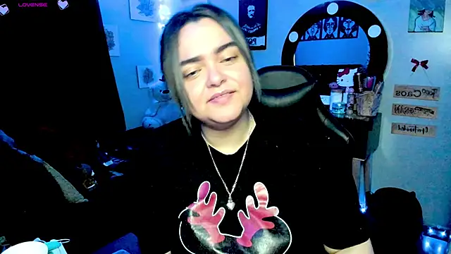 Snapshot of Luise_Meyrink chatting on 03-06-25, 03:13 Luise Meyrink online show from 03-06-25, 03:13