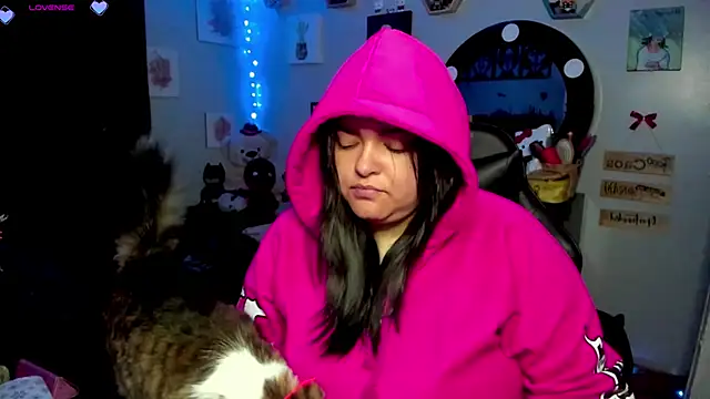 Snapshot of Luise_Meyrink chatting on 03-16-25, 02:32 Luise Meyrink online show from 03-16-25, 02:32