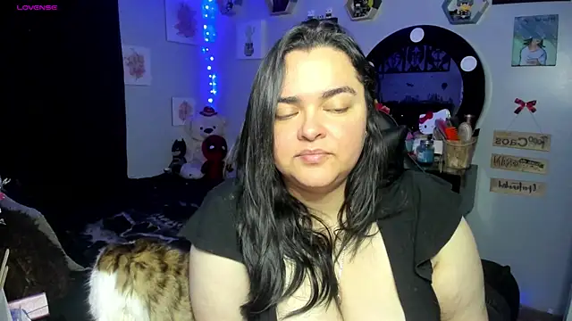 Snapshot of Luise_Meyrink chatting on 03-18-25, 03:42 Luise Meyrink online show from 03-18-25, 03:42