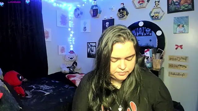 Snapshot of Luise_Meyrink chatting on 03-21-25, 04:17 Luise Meyrink online show from 03-21-25, 04:17