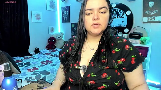 Snapshot of Luise_Meyrink chatting on 09-18-25, 02:13 Luise Meyrink online show from 09-18-25, 02:13