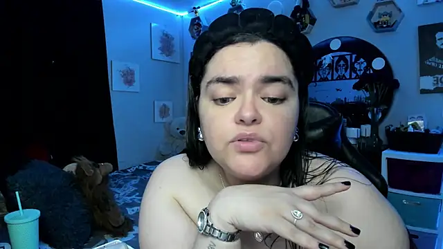 Snapshot of Luise_Meyrink chatting on 10-15-25, 02:55 Luise Meyrink online show from 10-15-25, 02:55