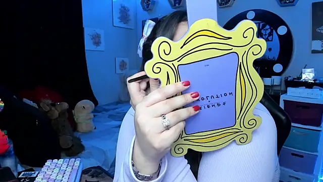 Snapshot of Luise_Meyrink chatting on 10-24-25, 02:30 Luise Meyrink online show from 10-24-25, 02:30