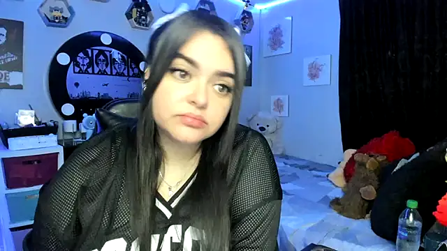 Snapshot of Luise_Meyrink chatting on 10-25-25, 02:52 Luise Meyrink online show from 10-25-25, 02:52