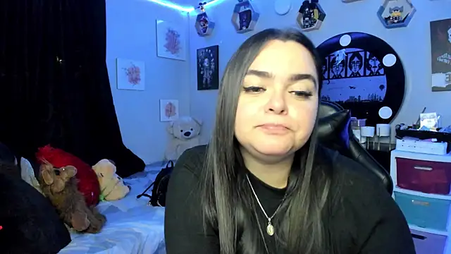 Snapshot of Luise_Meyrink chatting on 10-26-25, 03:12 Luise Meyrink online show from 10-26-25, 03:12