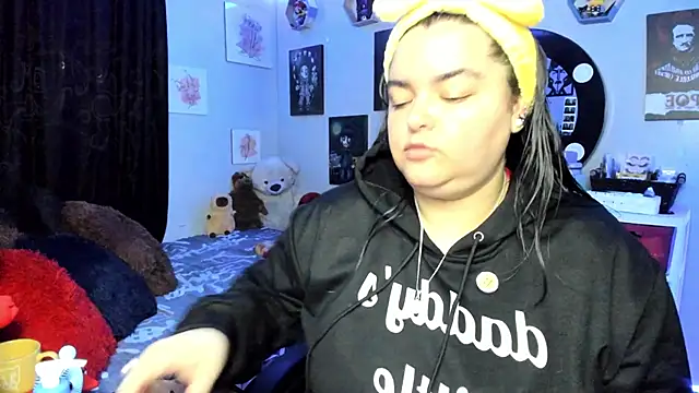 Snapshot of Luise_Meyrink chatting on 11-20-25, 03:07 Luise Meyrink online show from 11-20-25, 03:07