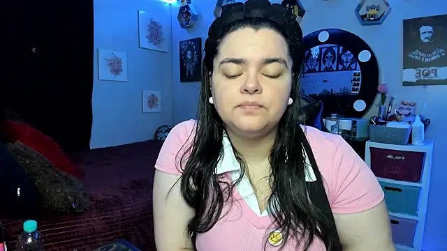 Snapshot of Luise_Meyrink chatting on 02-14-26, 03:14 Luise Meyrink online show from 02-14-26, 03:14