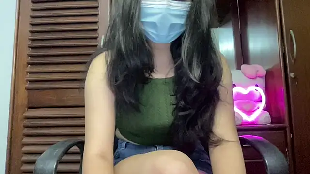 Princess Lily online show from 10-15-25, 02:06