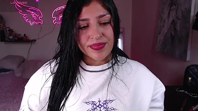 MissDennise online show from 10-18-25, 06:08