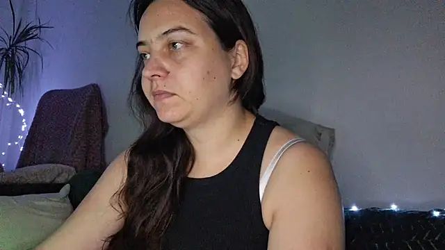 Cyndee Winter online show from 10-30-25, 04:08