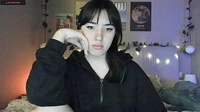 Snapshot of Anisawithlove chatting on 12-12-24, 05:04 Anisawithlove online show from 12-12-24, 05:04