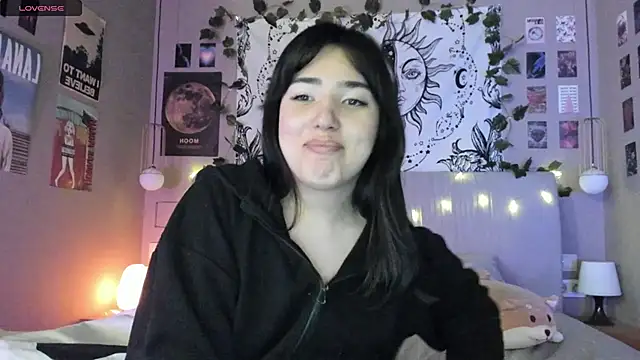 Snapshot of Anisawithlove chatting on 12-26-24, 10:31 Anisawithlove online show from 12-26-24, 10:31