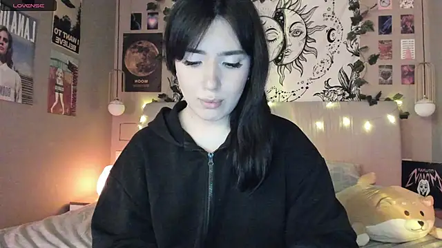 Snapshot of Anisawithlove chatting on 01-13-25, 12:35 Anisawithlove online show from 01-13-25, 12:35