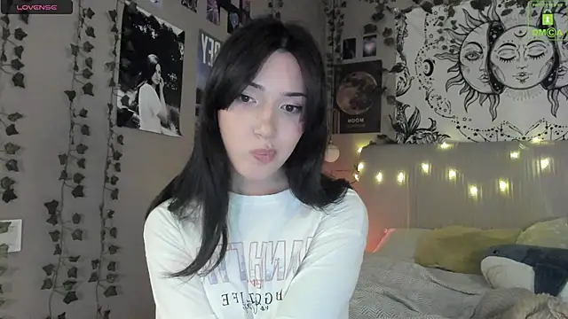 Snapshot of Anisawithlove chatting on 03-21-25, 03:57 Anisawithlove online show from 03-21-25, 03:57