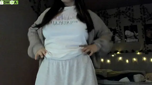 Snapshot of Anisawithlove chatting on 10-25-25, 05:04 Anisawithlove online show from 10-25-25, 05:04