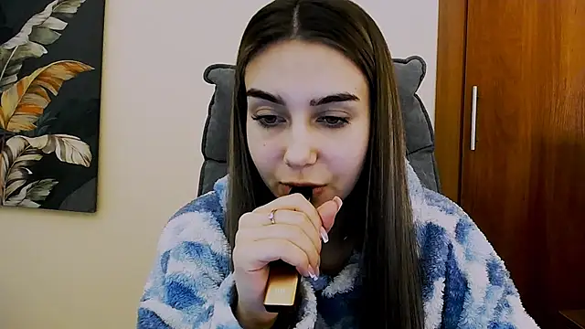 Lili magic online show from 03-12-25, 04:35