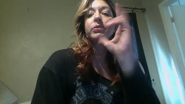 Snapshot of bella8769 chatting on 02-24-26, 04:05 bella8769 online show from 02-24-26, 04:05