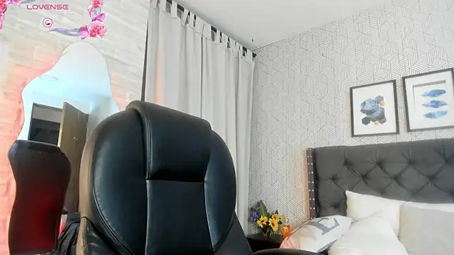 Snapshot of emma__smith1 chatting on 02-04-25, 03:36 emma smith1 online show from 02-04-25, 03:36