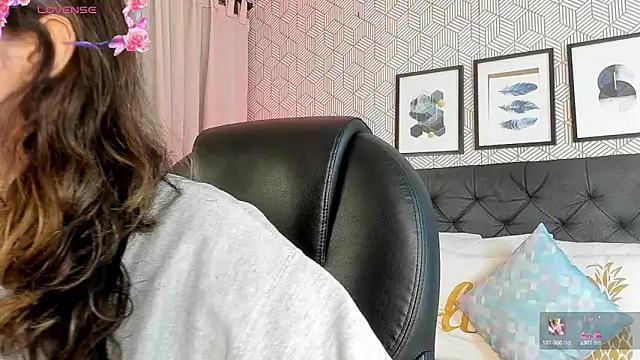 Snapshot of emma__smith1 chatting on 03-07-25, 12:34 emma smith1 online show from 03-07-25, 12:34