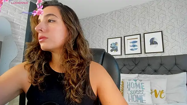 Snapshot of emma__smith1 chatting on 03-10-25, 12:59 emma smith1 online show from 03-10-25, 12:59