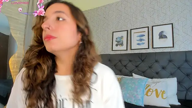 Snapshot of emma__smith1 chatting on 03-12-25, 12:36 emma smith1 online show from 03-12-25, 12:36