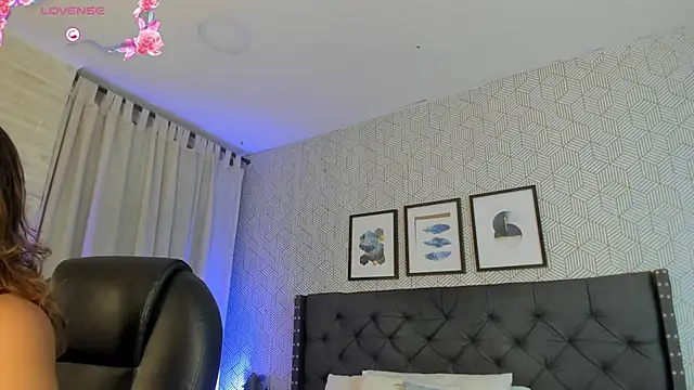 Snapshot of emma__smith1 chatting on 03-15-25, 12:24 emma smith1 online show from 03-15-25, 12:24