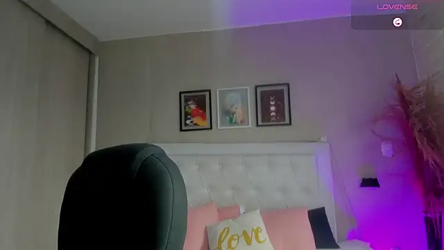 Snapshot of emma__smith1 chatting on 03-03-26, 02:34 emma smith1 online show from 03-03-26, 02:34