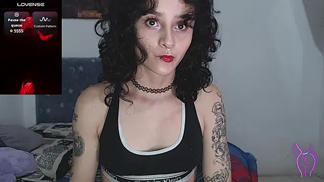 kitty22  online show from 03-03-25, 02:48