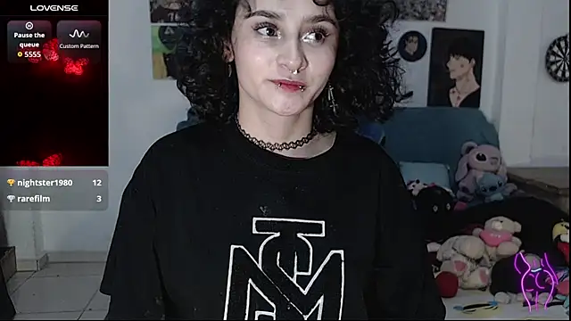 kitty22  online show from 11-20-25, 12:27