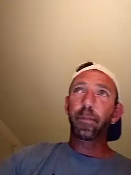 Snapshot of Treemandude chatting on 09-27-25, 03:22 Treemandude online show from 09-27-25, 03:22