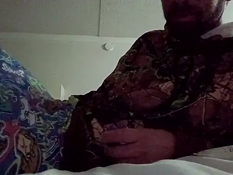 Snapshot of Treemandude chatting on 10-30-25, 09:44 Treemandude online show from 10-30-25, 09:44