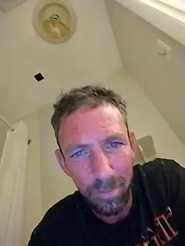 Snapshot of Treemandude chatting on 11-23-25, 11:04 Treemandude online show from 11-23-25, 11:04