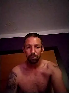 Snapshot of Treemandude chatting on 11-28-25, 10:07 Treemandude online show from 11-28-25, 10:07