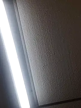 Snapshot of Manolete007x chatting on 11-10-25, 11:04 Manolete007x online show from 11-10-25, 11:04