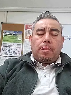 Snapshot of Manolete007x chatting on 11-13-25, 10:41 Manolete007x online show from 11-13-25, 10:41