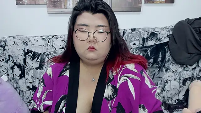 Snapshot of Nadine_asian chatting on 12-19-24, 06:45 Nadine asian online show from 12-19-24, 06:45