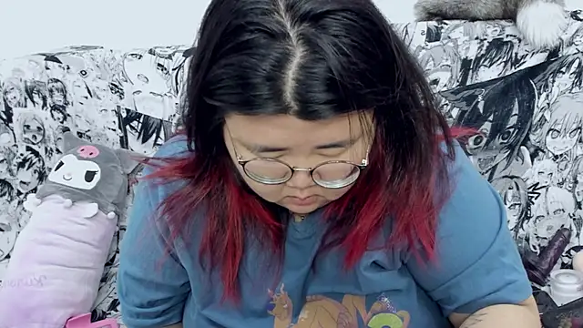 Snapshot of Nadine_asian chatting on 12-22-24, 08:27 Nadine asian online show from 12-22-24, 08:27