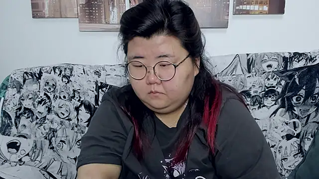 Snapshot of Nadine_asian chatting on 12-26-24, 02:01 Nadine asian online show from 12-26-24, 02:01