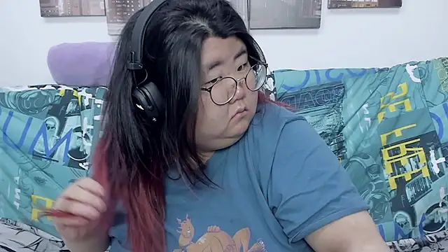 Snapshot of Nadine_asian chatting on 01-11-25, 02:20 Nadine asian online show from 01-11-25, 02:20