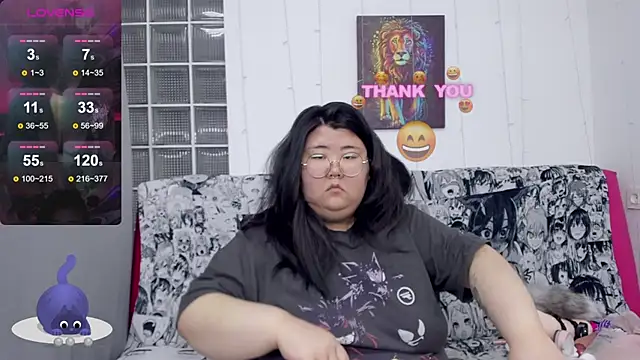 Snapshot of Nadine_asian chatting on 09-19-25, 08:16 Nadine asian online show from 09-19-25, 08:16