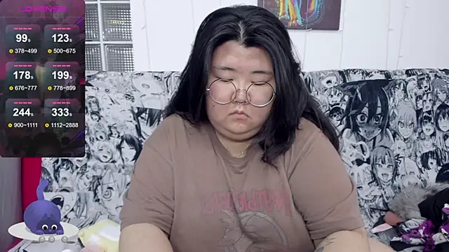 Snapshot of Nadine_asian chatting on 09-21-25, 07:43 Nadine asian online show from 09-21-25, 07:43