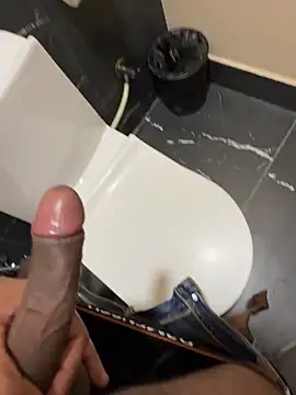 Snapshot of Vbreaker chatting on 09-15-25, 08:36 Vbreaker online show from 09-15-25, 08:36