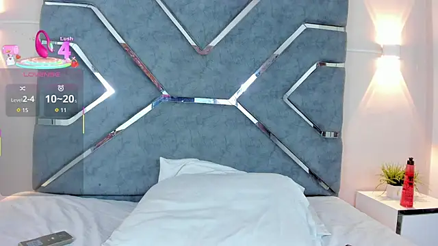 LucciaPorter online show from 10-10-25, 10:42