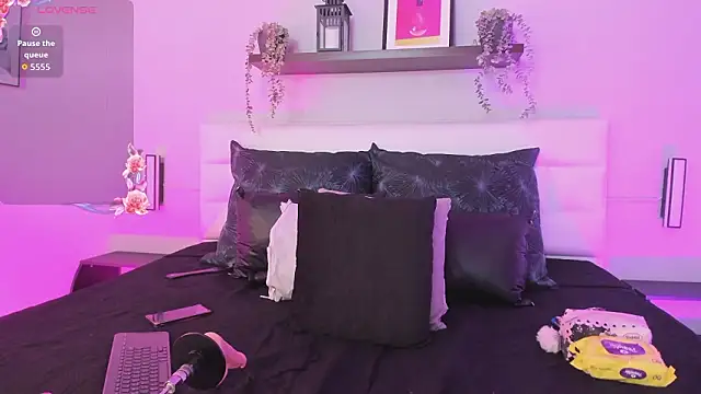 isabella simons online show from 02-21-26, 02:34