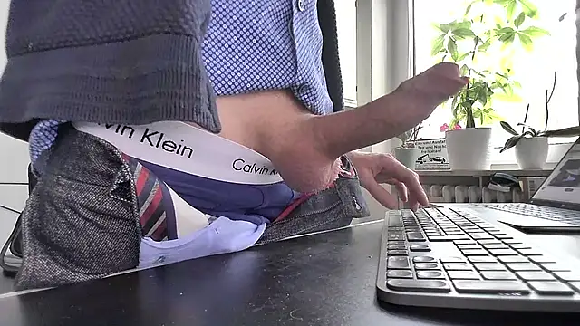 sperma tributes online show from 03-18-25, 08:36