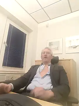 tom-swede online show from 01-07-25, 03:33